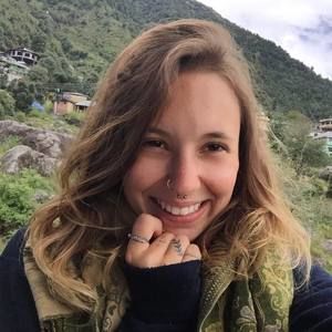 Meet your Posher, Daphney